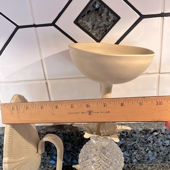 Decorative Heavy Metal Wall Sconce With Glass Pineapple - Picture 8 of 10